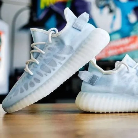 Adidas👟Yeezy Boost 350 v2